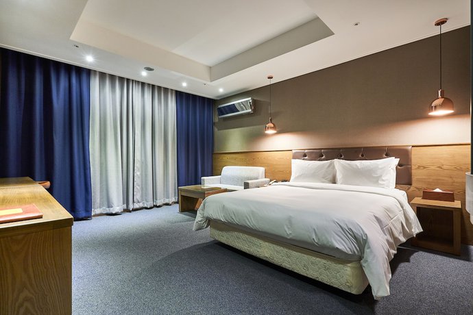 Imagen de la habitación del Hotel Koryo. Foto 17