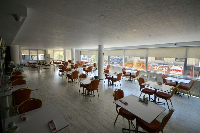 Imagen del bar/restaurante del Hotel Kosk Otel. Foto 3