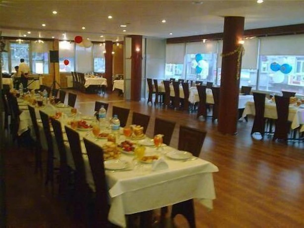 Imagen del bar/restaurante del Hotel Kosk Otel. Foto 4