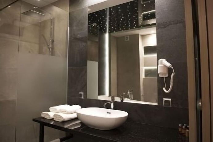 Imagen de la habitación del Hotel Kosma. Foto 9