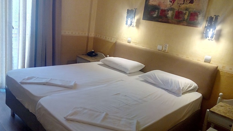 Imagen de la habitación del Hotel Kosmopolit, Loutraki. Foto 13