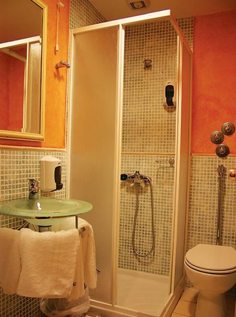 Imagen de la habitación del Hotel Kosmopolit, Loutraki. Foto 15