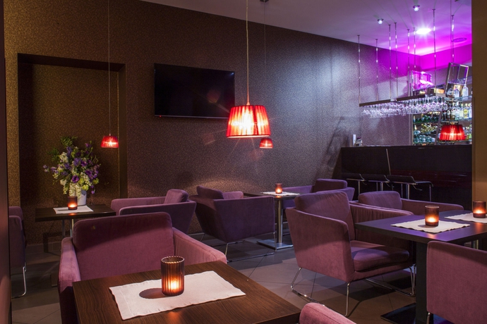 Imagen del bar/restaurante del Hotel Kossak. Foto 1