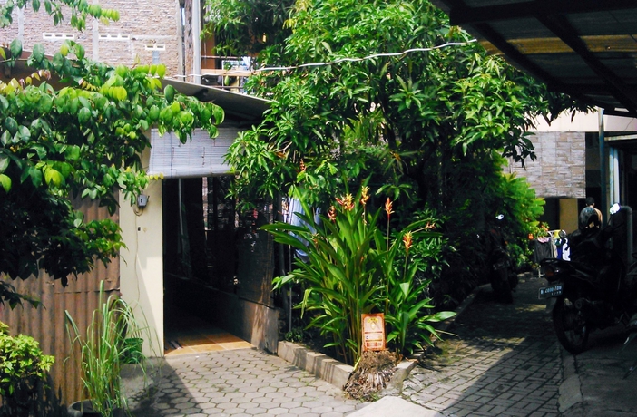 Imagen de los exteriores del Hotel Kost Semarang Peterongan Timur. Foto 11