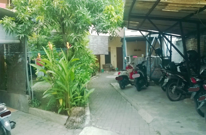 Imagen de los exteriores del Hotel Kost Semarang Peterongan Timur. Foto 13
