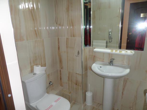 Imagen de la habitación del Hotel Kosta Famissi. Foto 4
