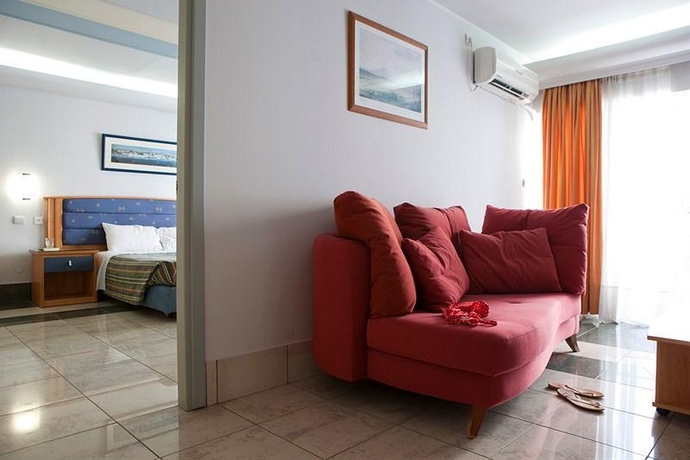 Imagen general del Hotel Kosta Palace. Foto 3