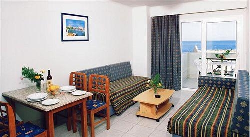 Imagen general del Hotel Kosta Palace. Foto 12