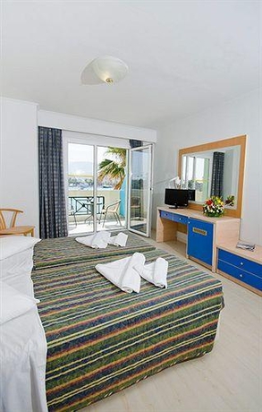 Imagen general del Hotel Kosta Palace. Foto 13