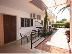 Imagen de los exteriores del Hotel Kostas Apartments. Foto 6