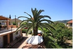 Imagen de los exteriores del Hotel Kostas Apartments. Foto 7