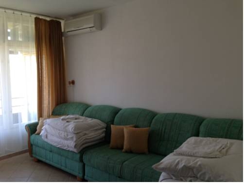 Imagen general del Hotel Kosztol&aacute;nyi Apartmanh&aacute;z. Foto 2