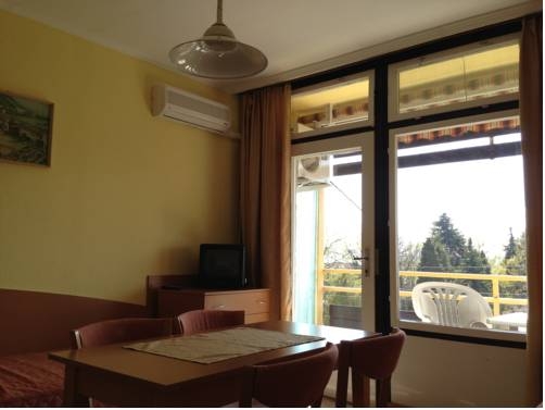 Imagen general del Hotel Kosztol&aacute;nyi Apartmanh&aacute;z. Foto 4