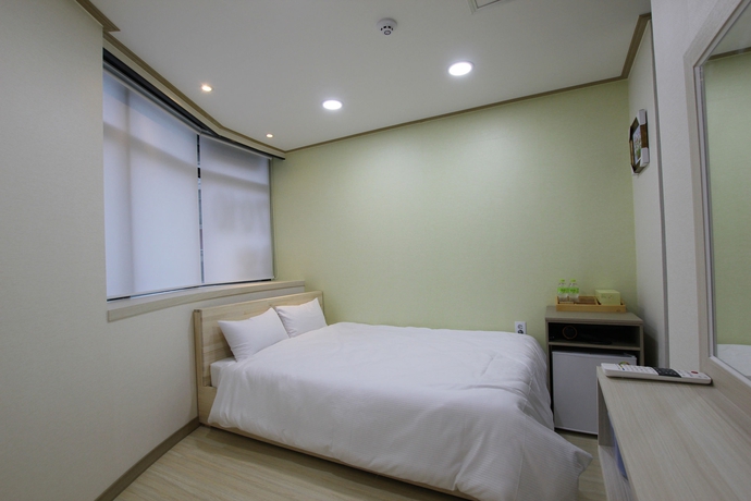 Imagen de la habitación del Hotel Kota. Foto 7