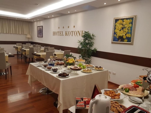 Imagen del bar/restaurante del Hotel Kotoni. Foto 2
