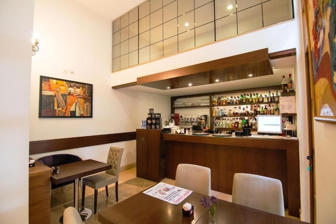 Imagen del bar/restaurante del Hotel Kotoni. Foto 3