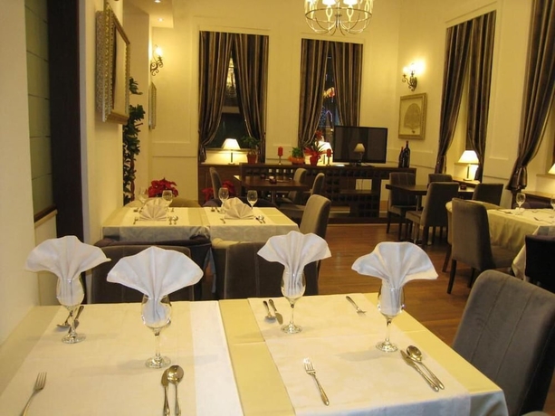 Imagen del bar/restaurante del Hotel Kotoni. Foto 6