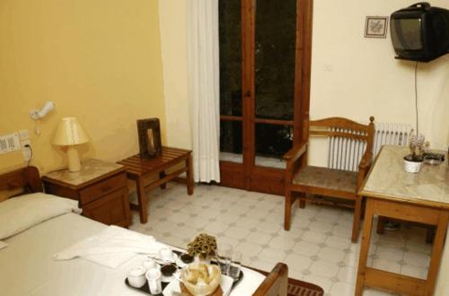 Imagen de la habitación del Hotel Koukonas. Foto 6