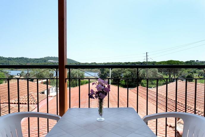 Imagen de la habitación del Hotel Koukounaries Beach. Foto 17