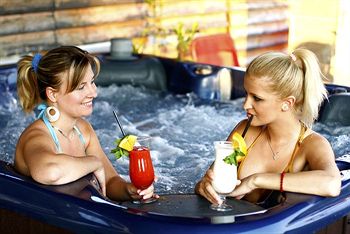 Imagen del bar/restaurante del Hotel Ködmön Wellness. Foto 3