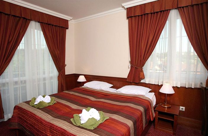 Imagen del bar/restaurante del Hotel Ködmön Wellness. Foto 6