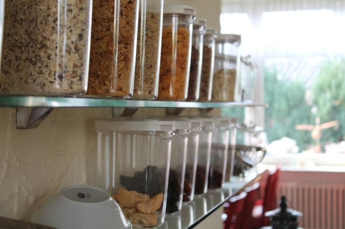 Imagen del bar/restaurante del Hotel Kölner Hof Refrath. Foto 4