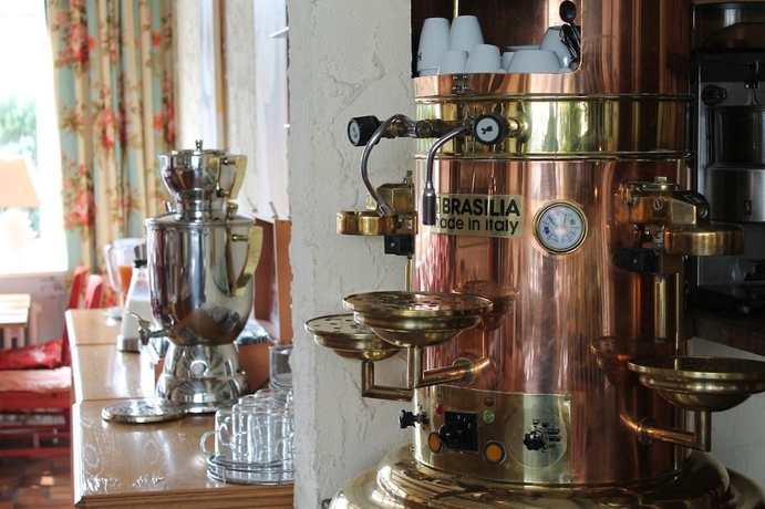 Imagen del bar/restaurante del Hotel Kölner Hof Refrath. Foto 5