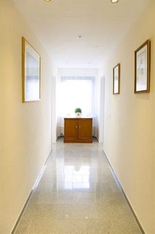 Imagen de los interiores del Hotel Kölner Hof Refrath. Foto 19