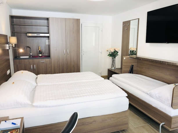 Imagen de la habitación del Hotel König, Simmering. Foto 10