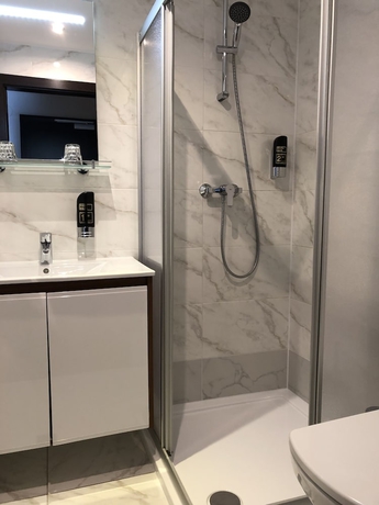 Imagen de la habitación del Hotel König, Simmering. Foto 17