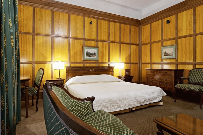 Imagen de la habitación del Hotel König Von Ungarn. Foto 8