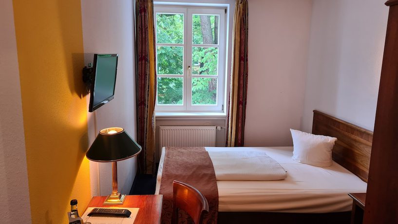 Imagen de la habitación del Hotel K&ouml;nigin Olga. Foto 9
