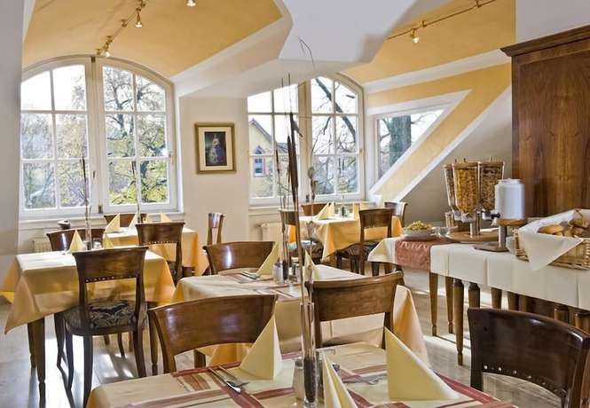 Imagen del bar/restaurante del Hotel K&ouml;nigin Olga. Foto 5