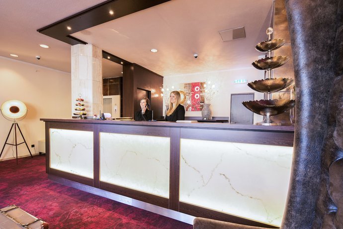 Imagen de los interiores del Hotel Königshof, Dortmund. Foto 11