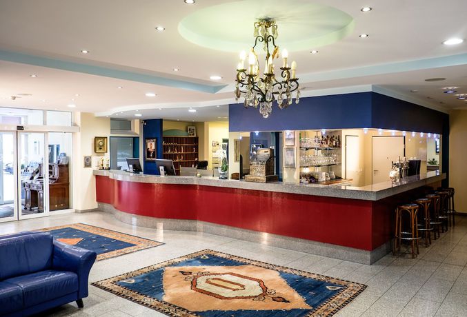 Imagen de los interiores del Hotel K&ouml;nigshof am Funkturm Business. Foto 20