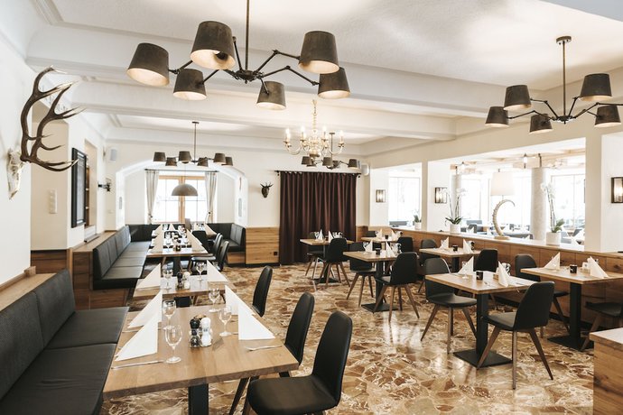 Imagen del bar/restaurante del Hotel K&ouml;nigssee, Sch&ouml;nau am K&ouml;nigsee. Foto 3