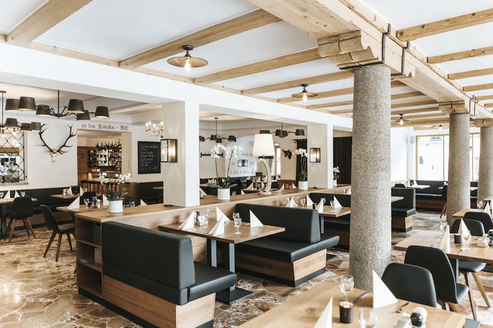 Imagen del bar/restaurante del Hotel K&ouml;nigssee, Sch&ouml;nau am K&ouml;nigsee. Foto 6