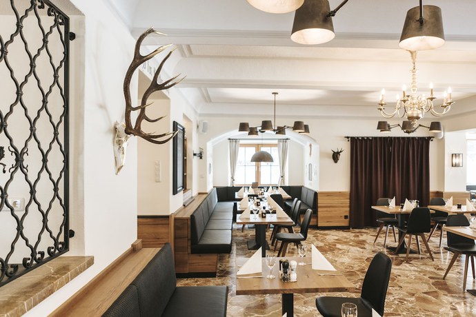 Imagen del bar/restaurante del Hotel K&ouml;nigssee, Sch&ouml;nau am K&ouml;nigsee. Foto 8