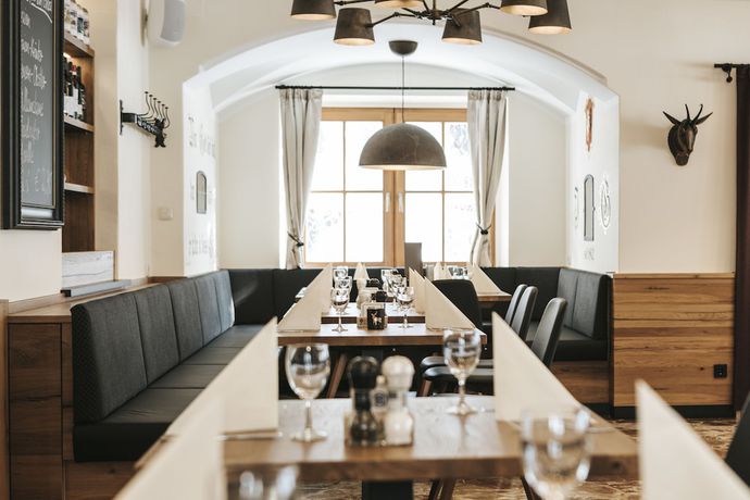 Imagen del bar/restaurante del Hotel K&ouml;nigssee, Sch&ouml;nau am K&ouml;nigsee. Foto 9