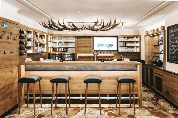 Imagen del bar/restaurante del Hotel K&ouml;nigssee, Sch&ouml;nau am K&ouml;nigsee. Foto 12