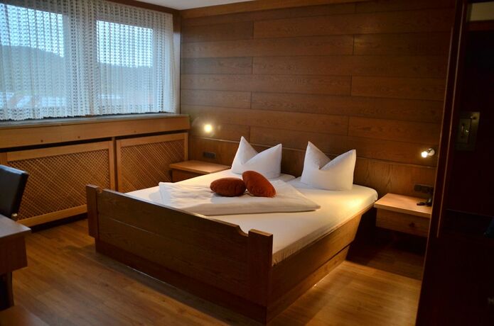 Imagen general del Hotel K&ouml;nigsteiner Hof. Foto 12