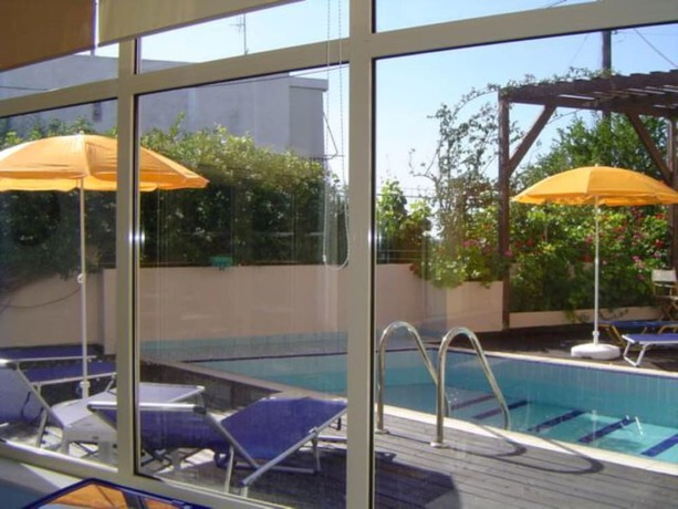 Imagen de la piscina del Hotel Kourkoumelata. Foto 20