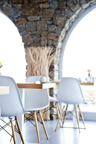 Imagen del bar/restaurante del Hotel Kouros and Suites. Foto 1