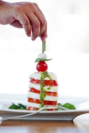 Imagen del bar/restaurante del Hotel Kouros and Suites. Foto 2