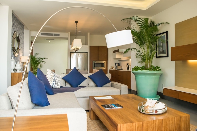 Imagen de la habitación del Hotel Kovay Gardens. Foto 18
