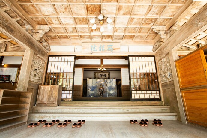Imagen de los interiores del Hotel Koyasan Saizenin. Foto 30