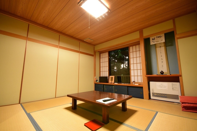 Imagen de la habitación del Hotel Koyasan Shukubo Fugenin. Foto 12