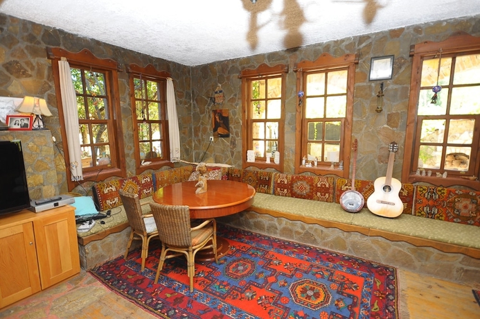 Imagen de la habitación del Hotel Koyevi Olympos Countryhouse. Foto 8
