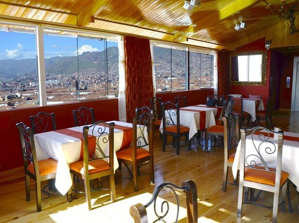 Imagen del bar/restaurante del Hotel Koyllur. Foto 3