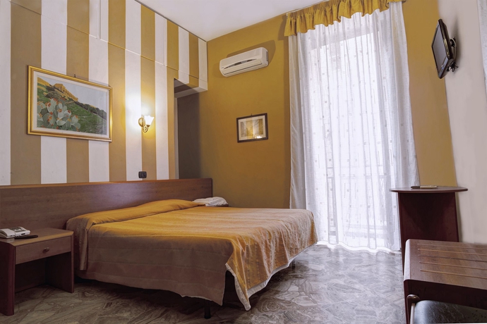 Imagen de la habitación del Hotel Koymbetra. Foto 9